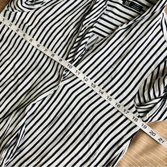 Zara Striped Wrap Style Top - Picture 9 of 10